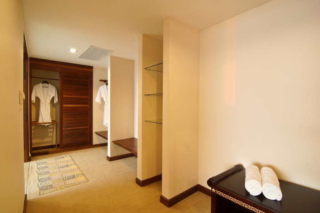 Champasak Grand Hotel Паксе Екстериор снимка