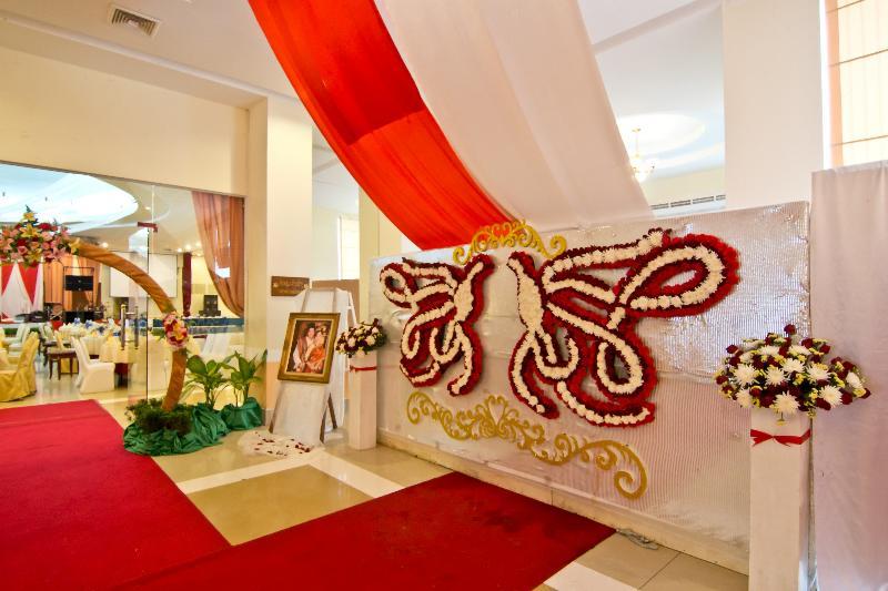 Champasak Grand Hotel Паксе Екстериор снимка