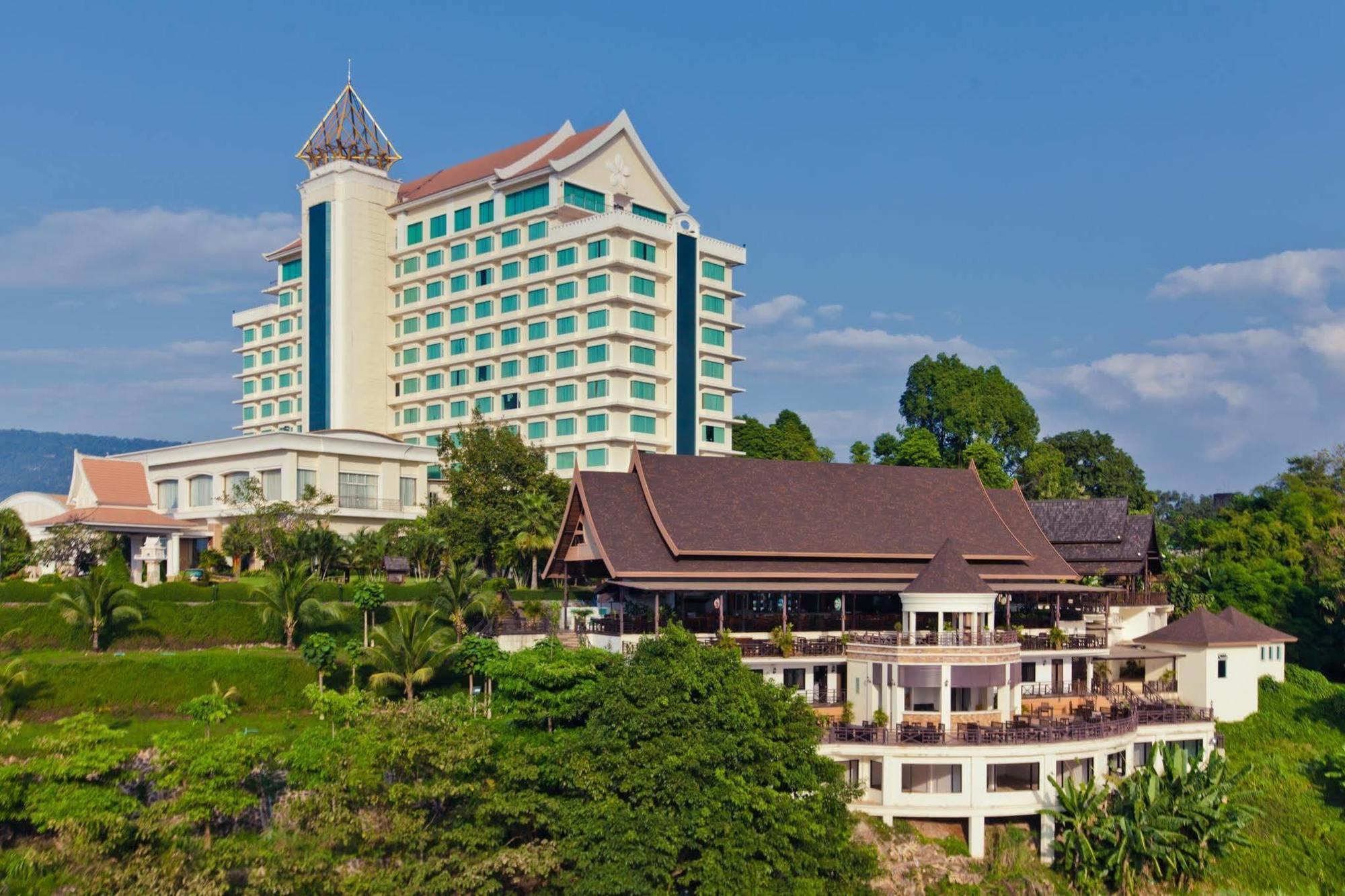 Champasak Grand Hotel Паксе Екстериор снимка