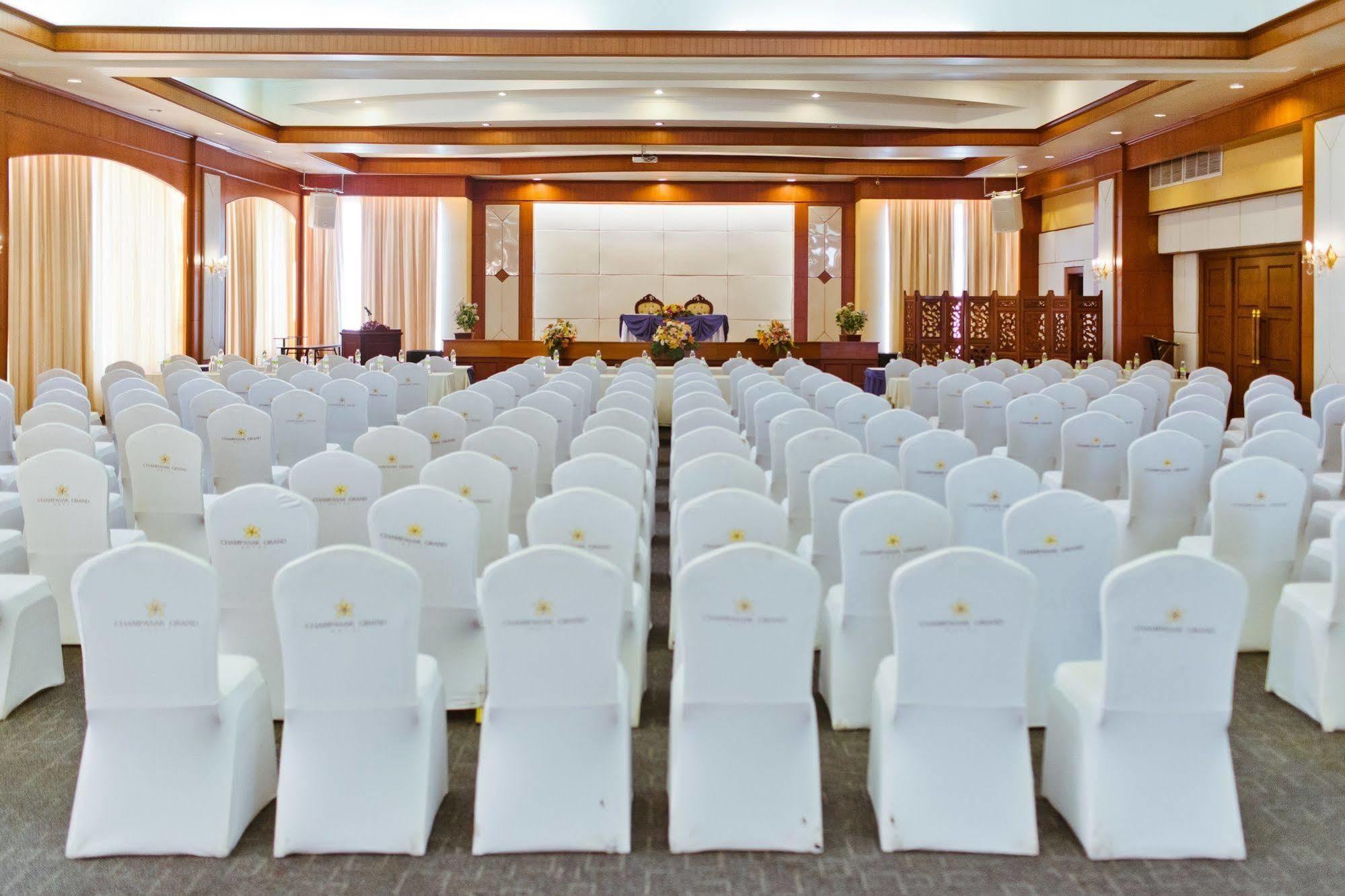 Champasak Grand Hotel Паксе Екстериор снимка