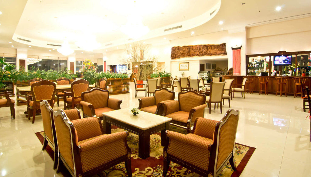 Champasak Grand Hotel Паксе Екстериор снимка