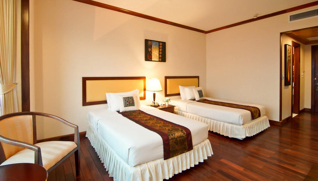 Champasak Grand Hotel Паксе Екстериор снимка